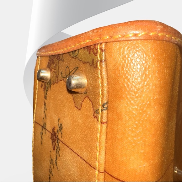Alviero Martini Classic World Tan Bag - Picture 11 of 11